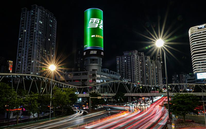 創新突破,LED顯示屏技術,實現,超高清顯示,助力,城市視覺升級