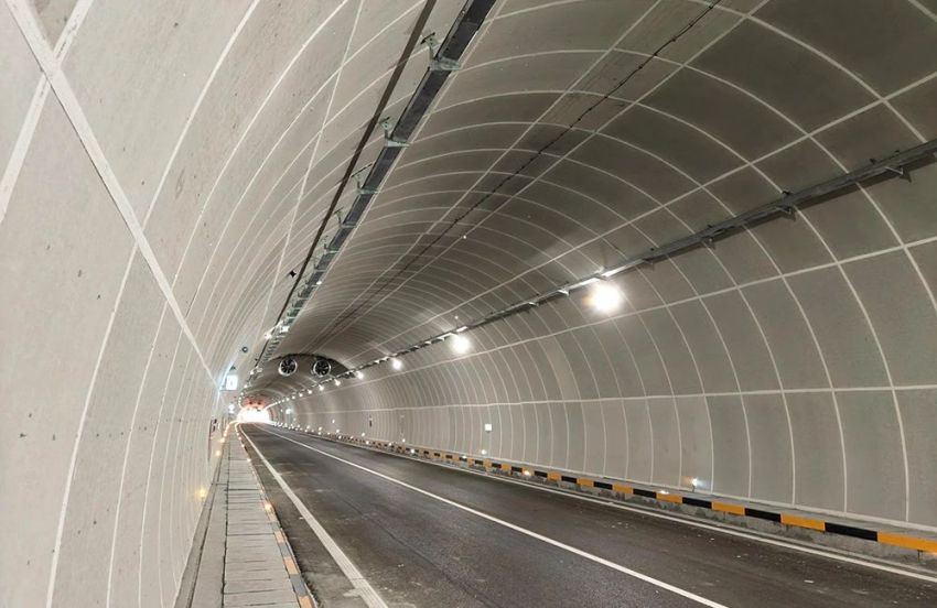 海拔超4000米,三思,14000余套陶瓷隧道燈,點亮西藏重點高速隧道