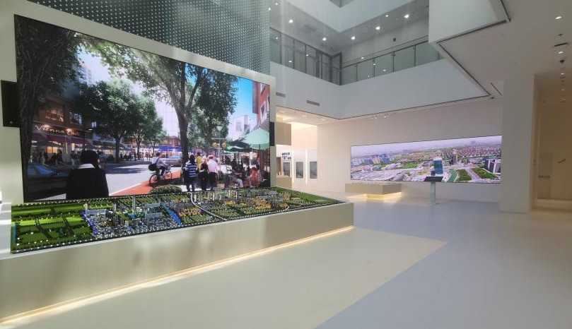 LED小間距屏間,色彩斑斕如畫,展現視覺盛宴