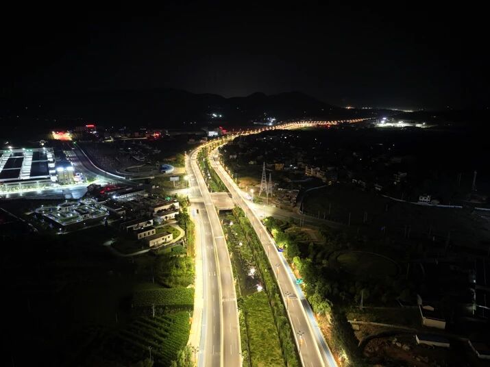 光韻魯?shù)?三思,能源,費用,托管模式,點亮,云南最美縣城